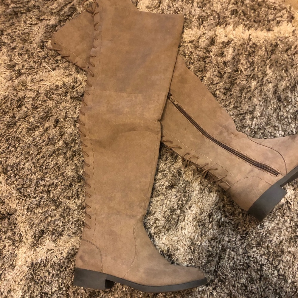 Tan JustFab boots size 8